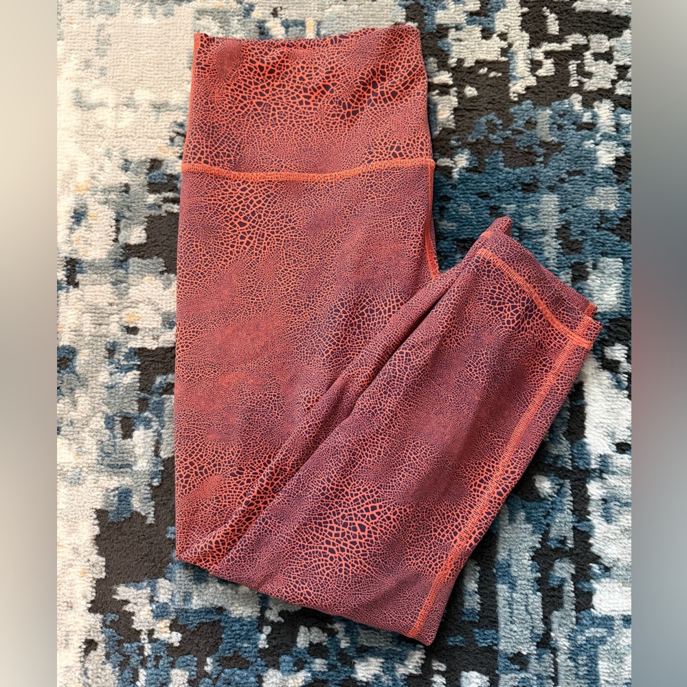 EUC Lululemon Wunder Train High-Rise Crop 23" -028